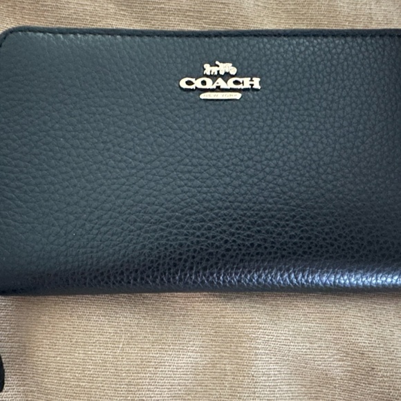 Coach Black Leather Medium Id Zip Wallet - Picture 3 of 4